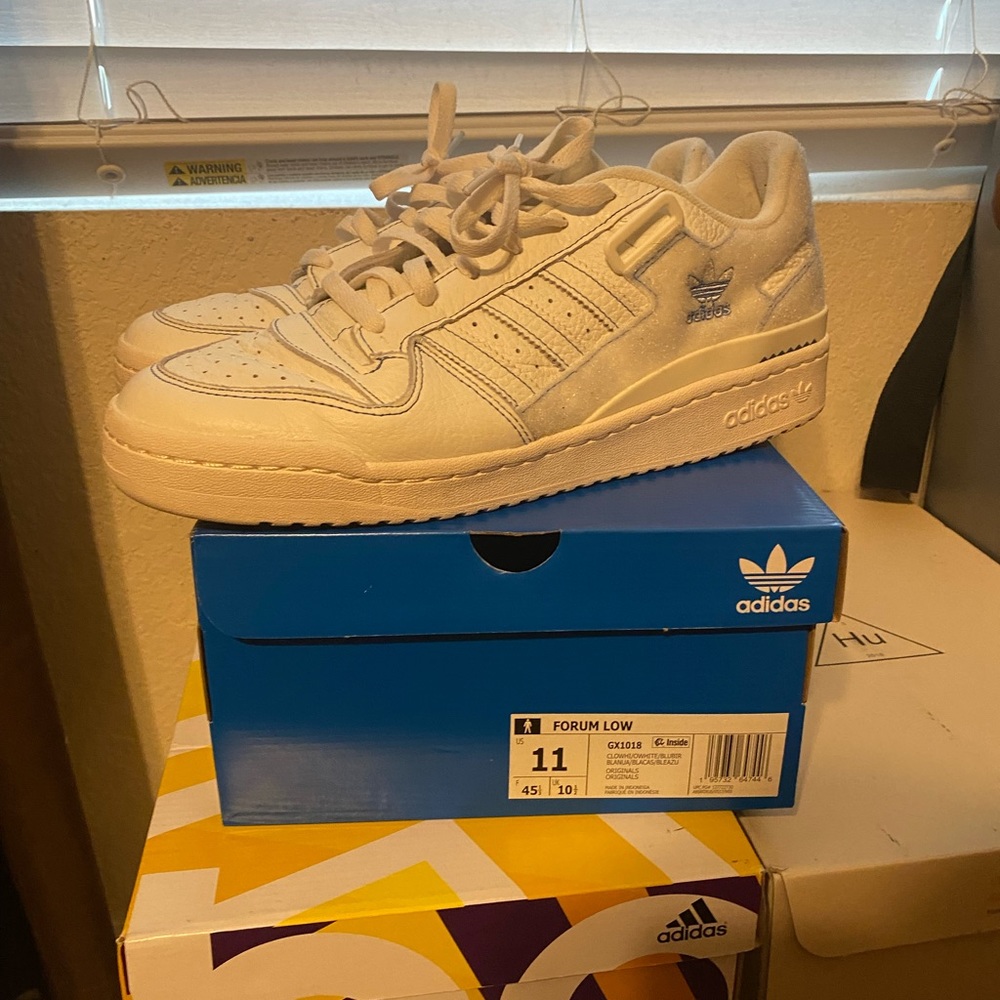 Adidas forum low members only color way